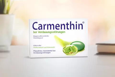 Carmenthin Packung auf einem Tisch stehend